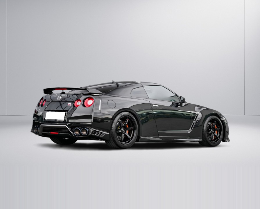 Nissan GT-R Black Edition (3)