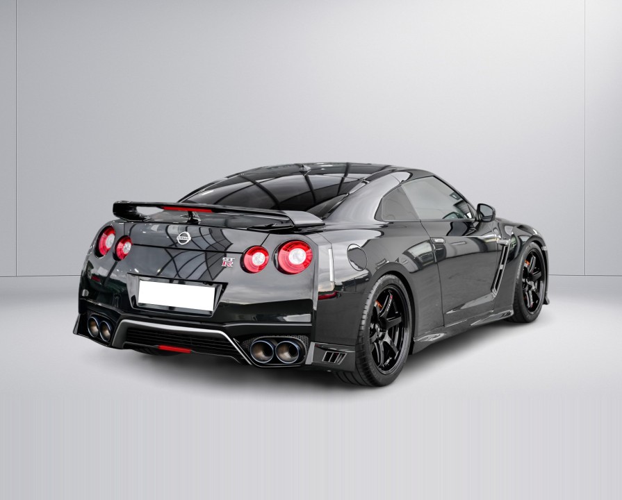 Nissan GT-R Black Edition (4)