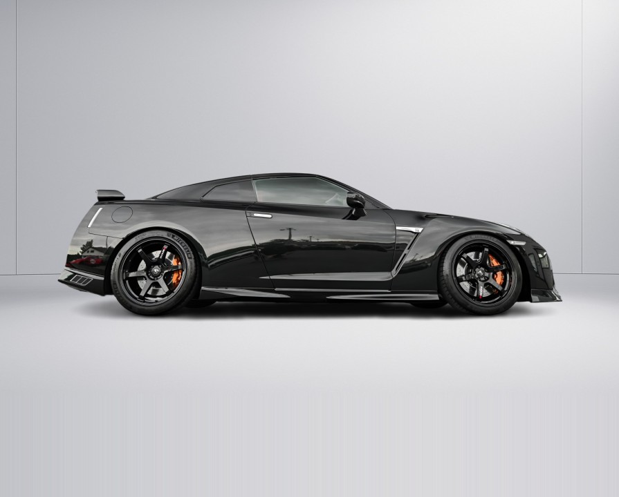 Nissan GT-R Black Edition (2)