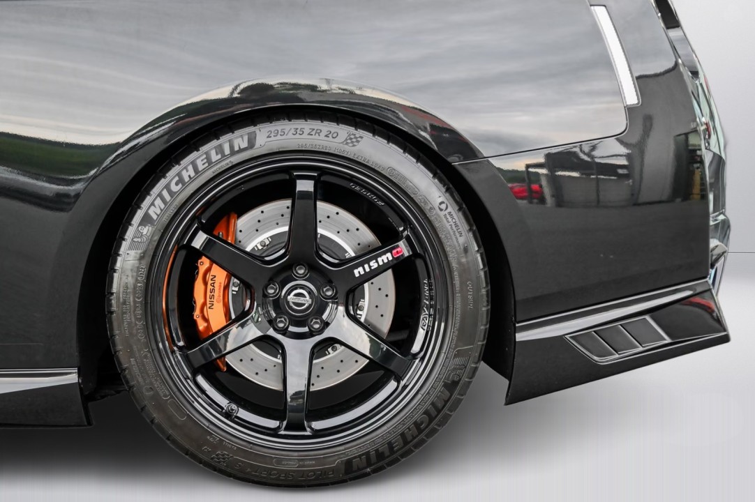 Nissan GT-R Black Edition - foto 36