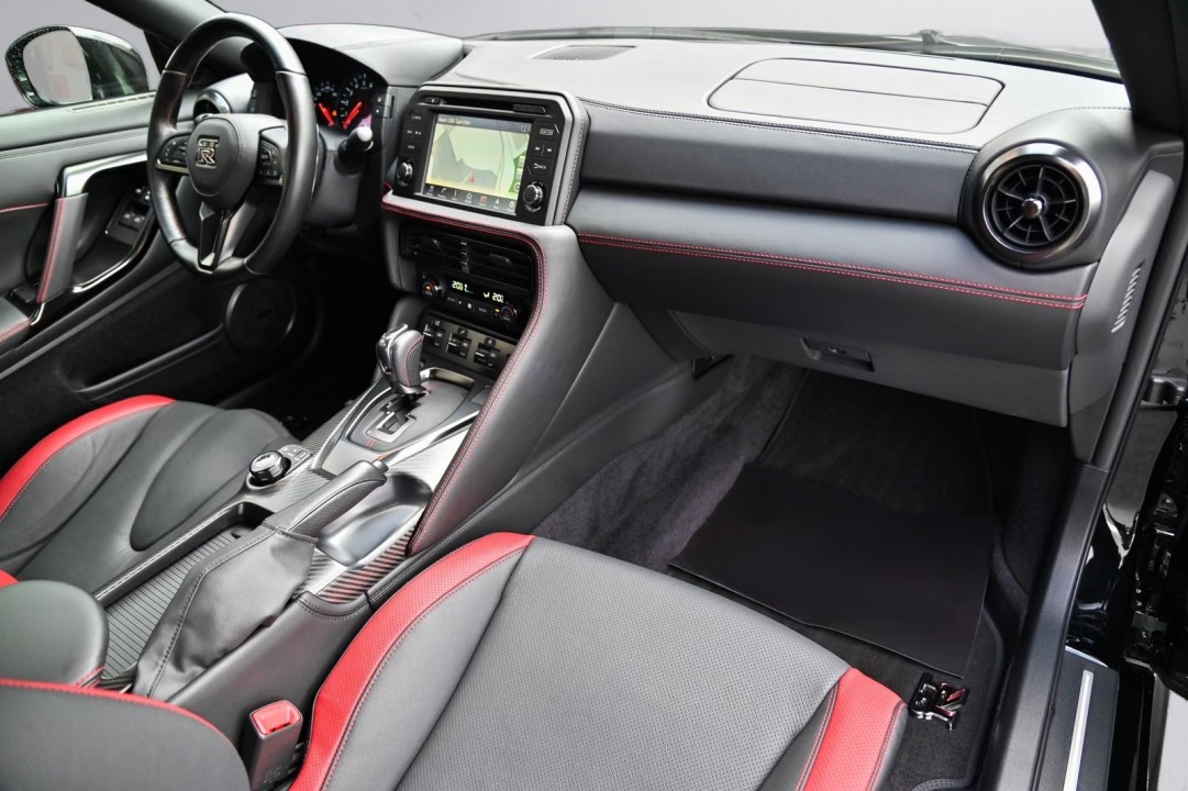 Nissan GT-R Black Edition - foto 20