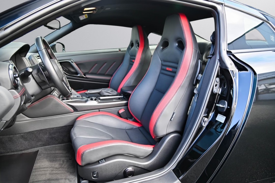 Nissan GT-R Black Edition - foto 17