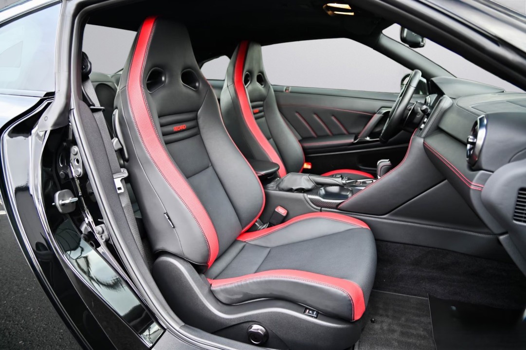 Nissan GT-R Black Edition - foto 19