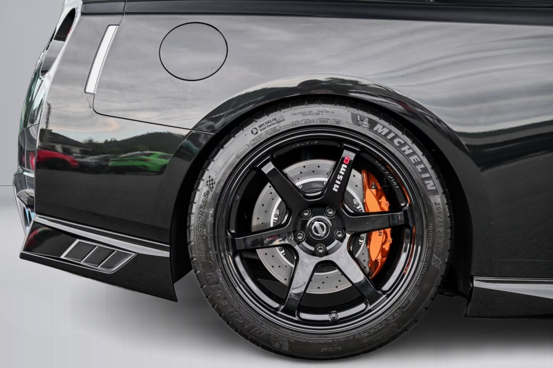 Nissan GT-R Black Edition - foto 35