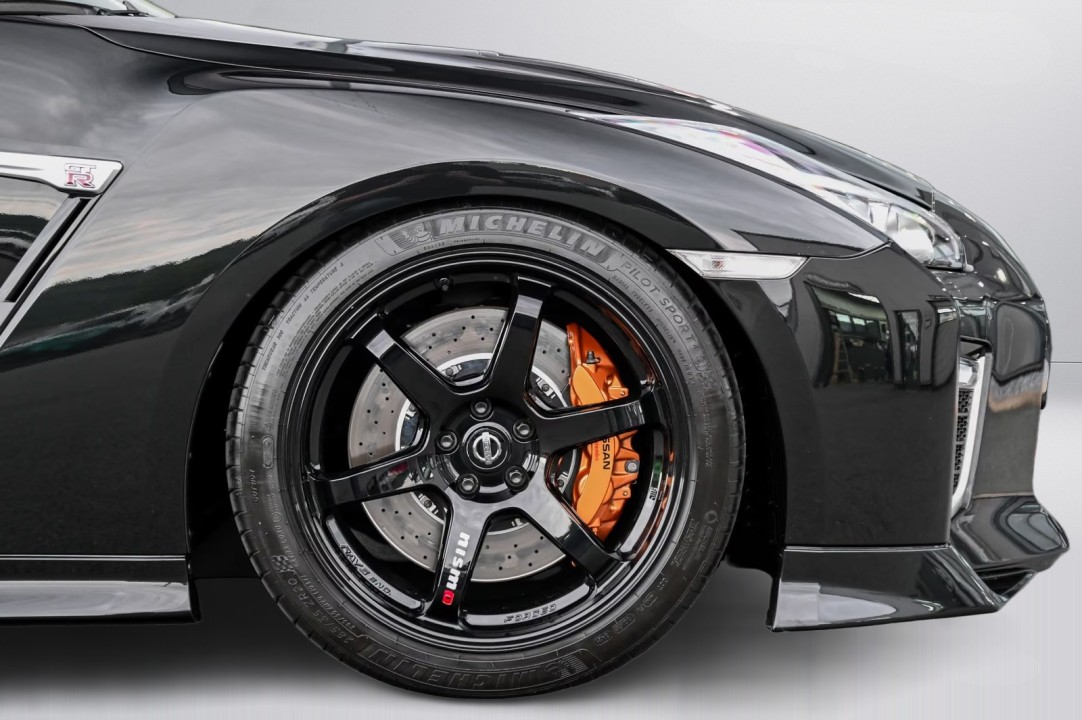 Nissan GT-R Black Edition - foto 32