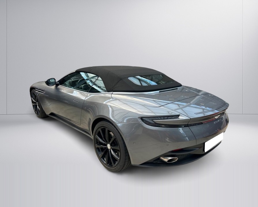 Aston Martin DB11 Volante (5)