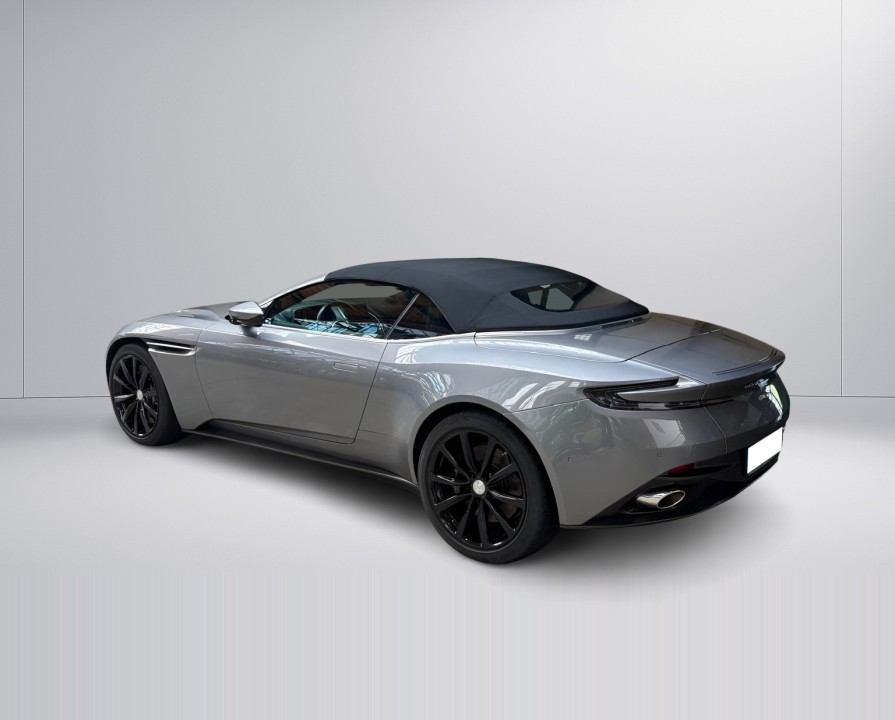 Aston Martin DB11 Volante (4)
