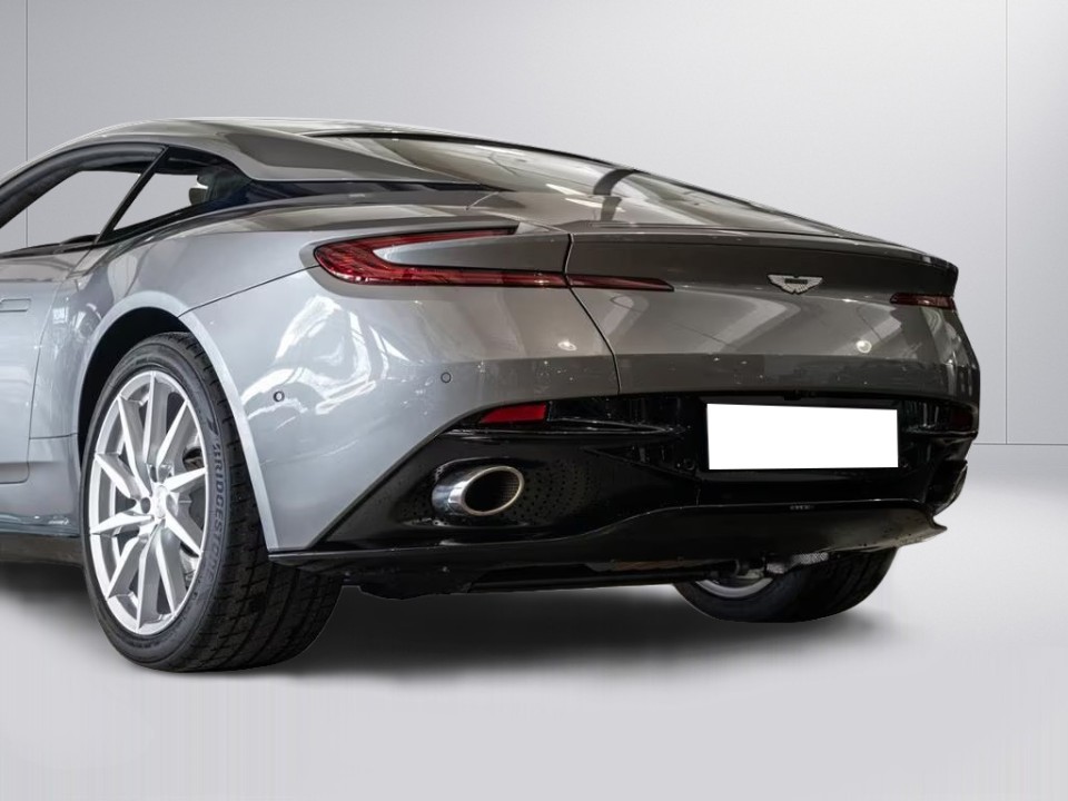 Aston Martin DB11 - foto 25