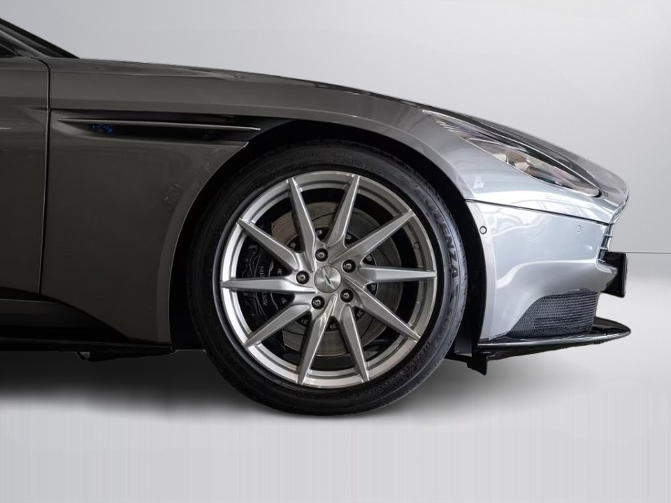 Aston Martin DB11 - foto 27