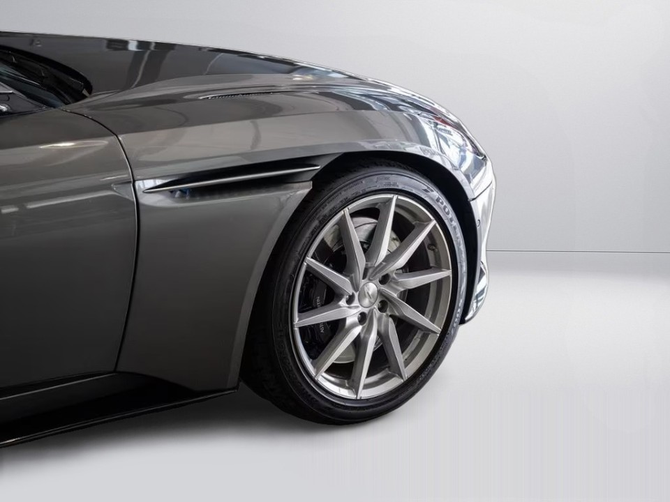 Aston Martin DB11 - foto 28