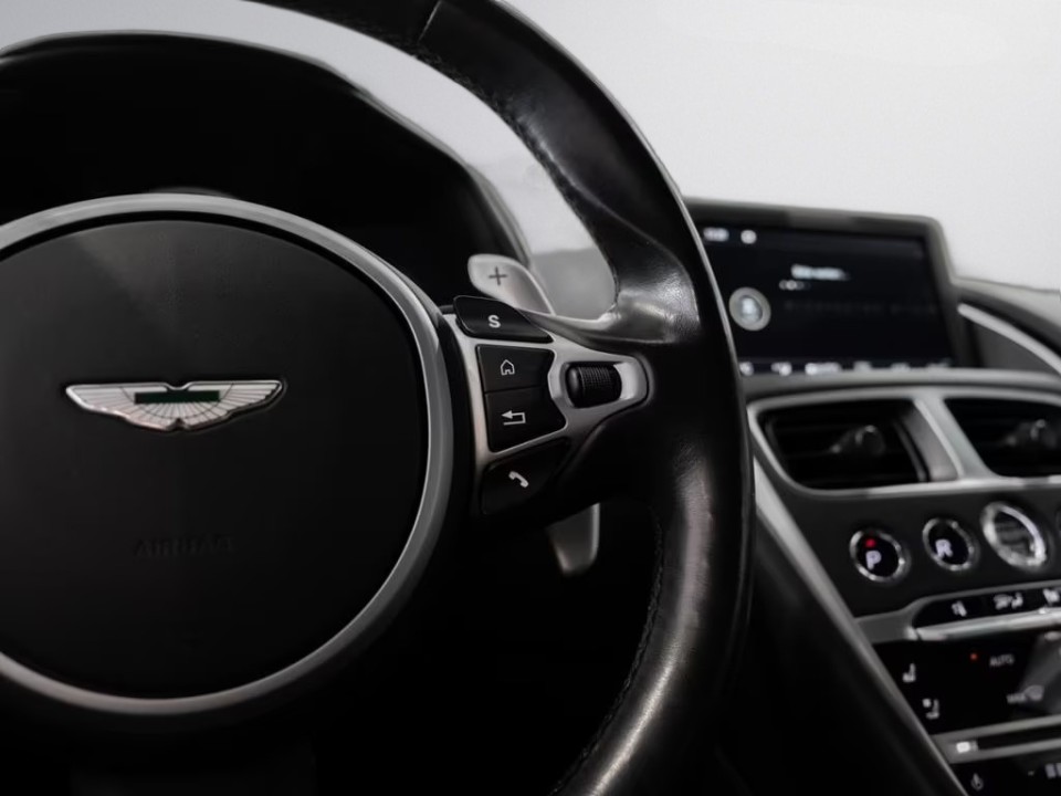 Aston Martin DB11 - foto 12