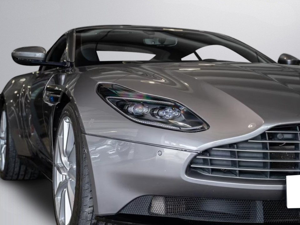 Aston Martin DB11 - foto 24