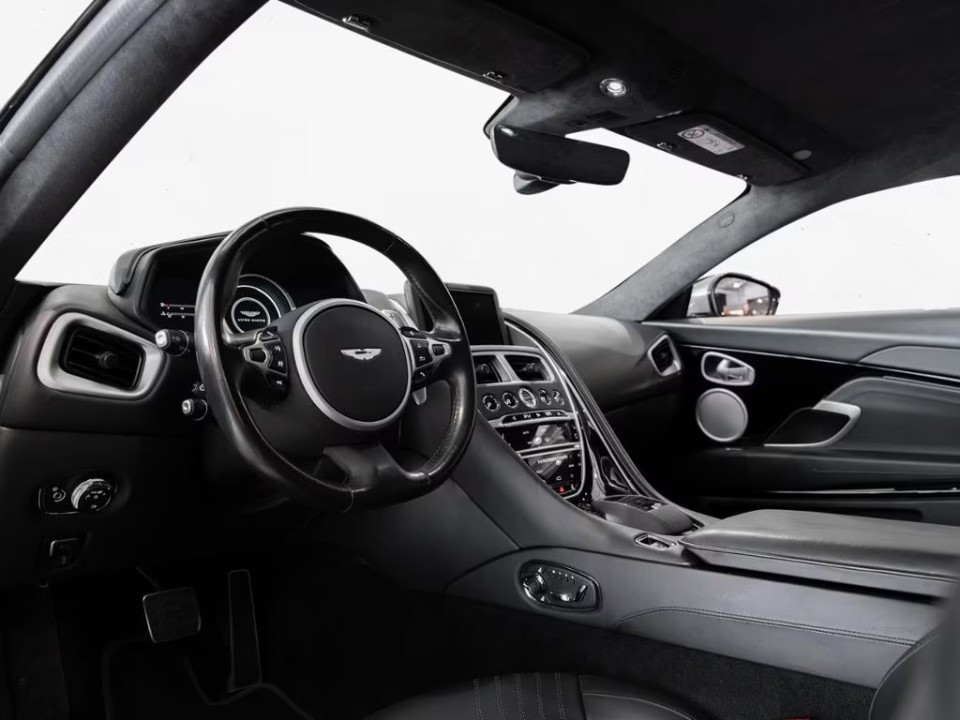 Aston Martin DB11 - foto 8