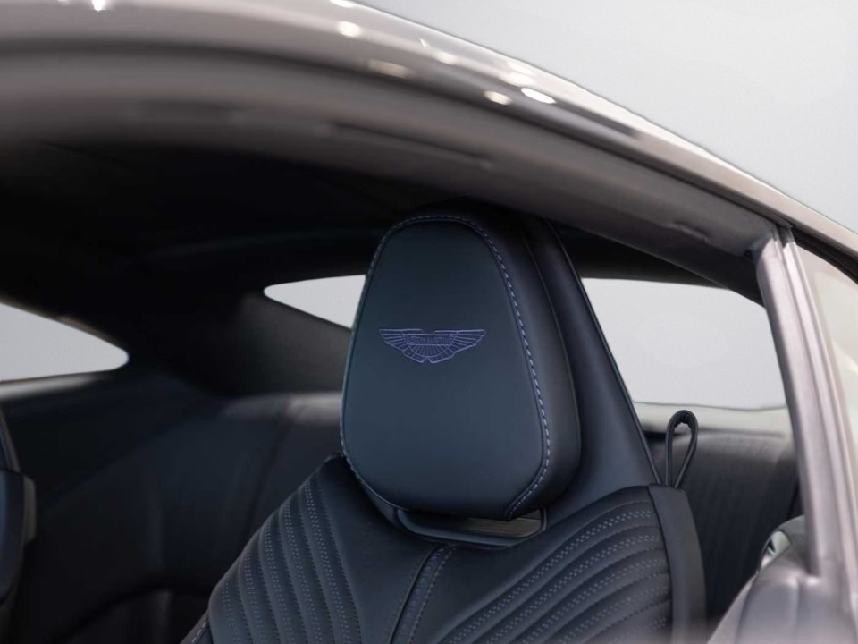 Aston Martin DB11 Volante - foto 13