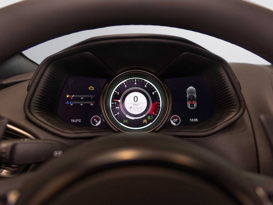 Aston Martin DB11 Volante - foto 7