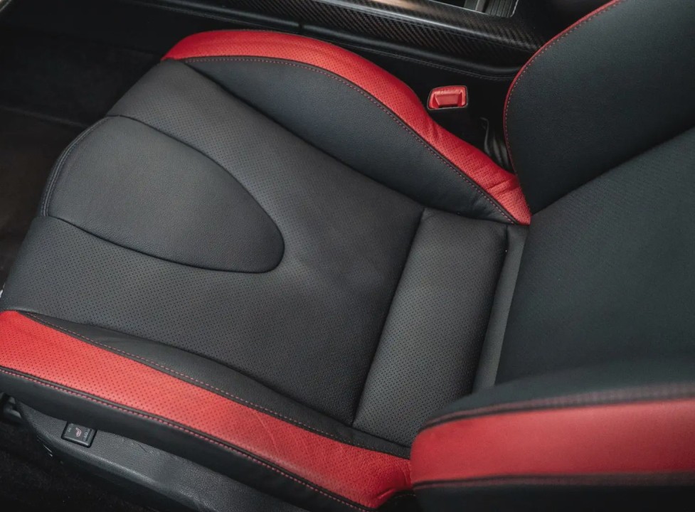 Nissan GT-R - foto 31