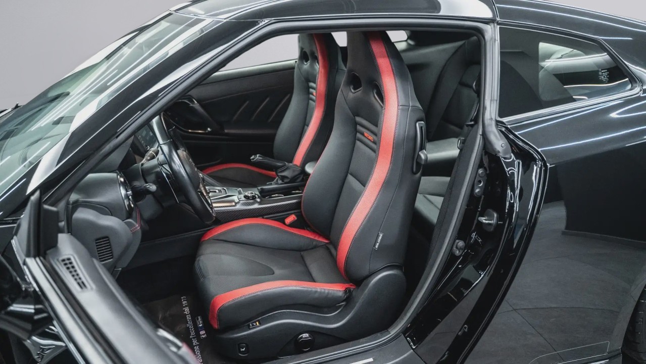 Nissan GT-R - foto 8