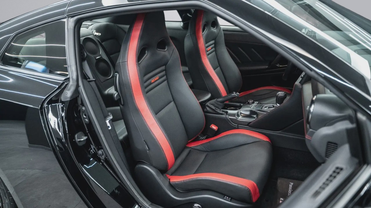 Nissan GT-R - foto 10