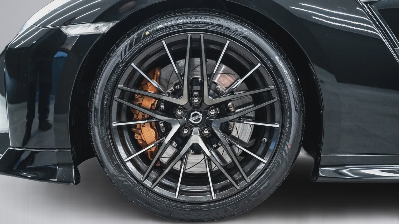 Nissan GT-R - foto 43