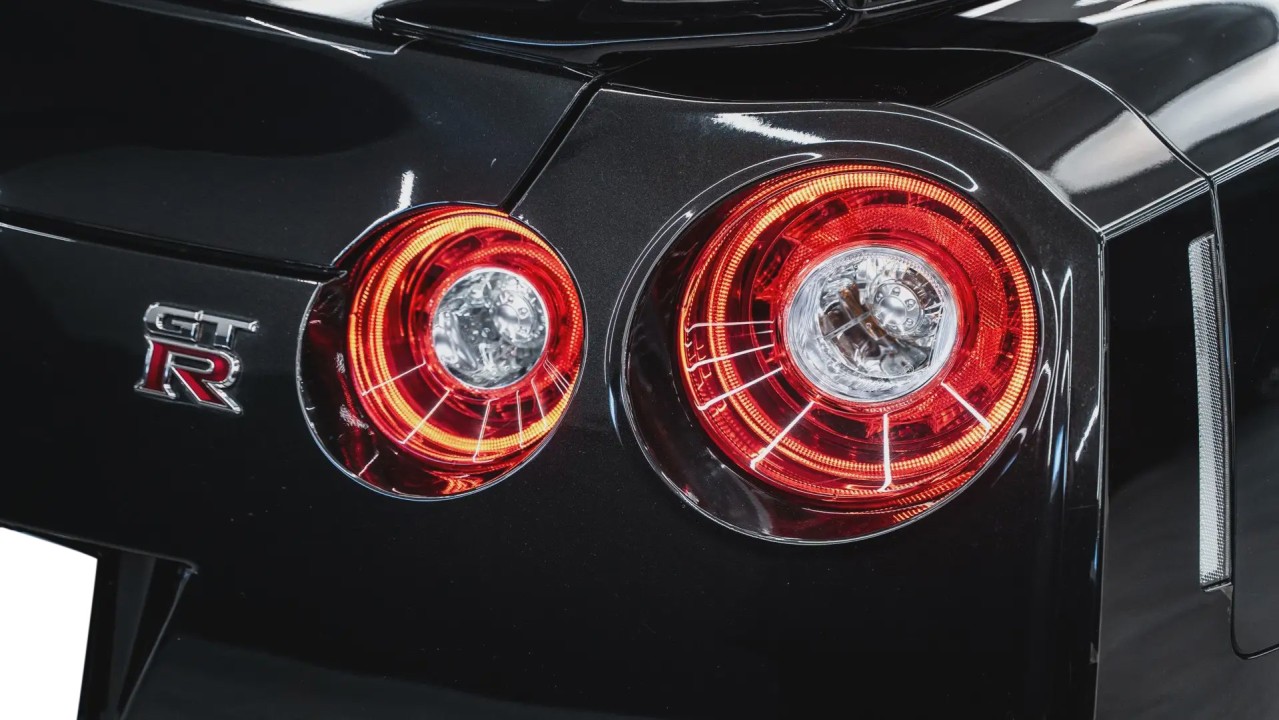 Nissan GT-R - foto 39