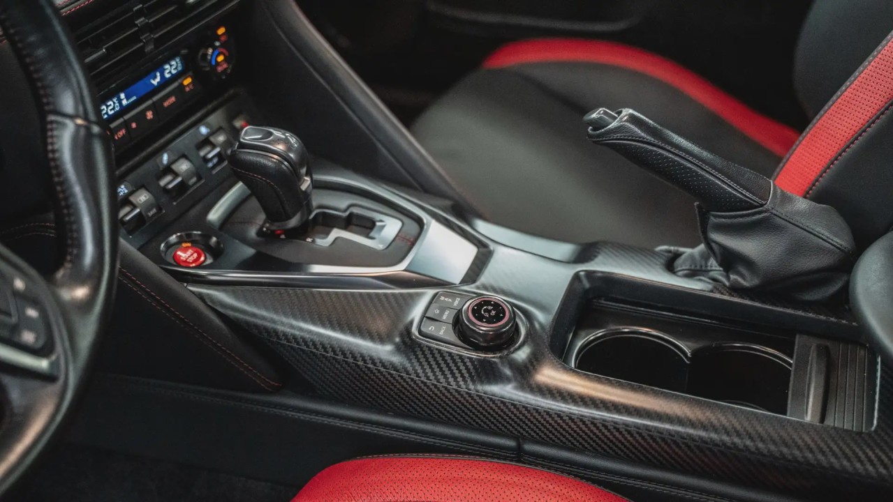 Nissan GT-R - foto 18