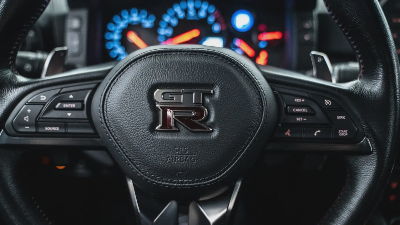 Nissan GT-R - foto 13