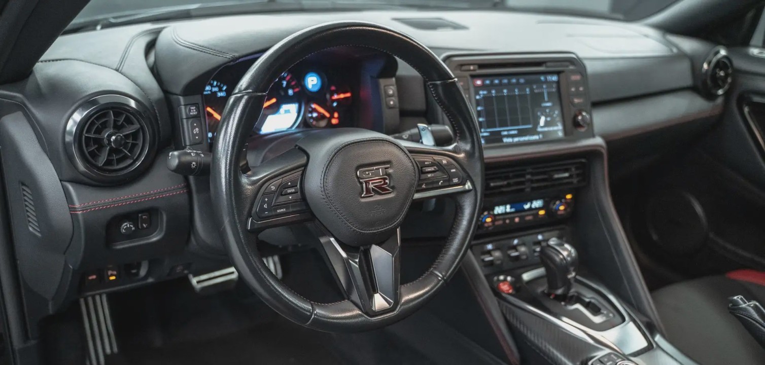 Nissan GT-R - foto 11