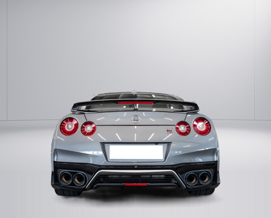 Nissan GT-R Prestige (4)