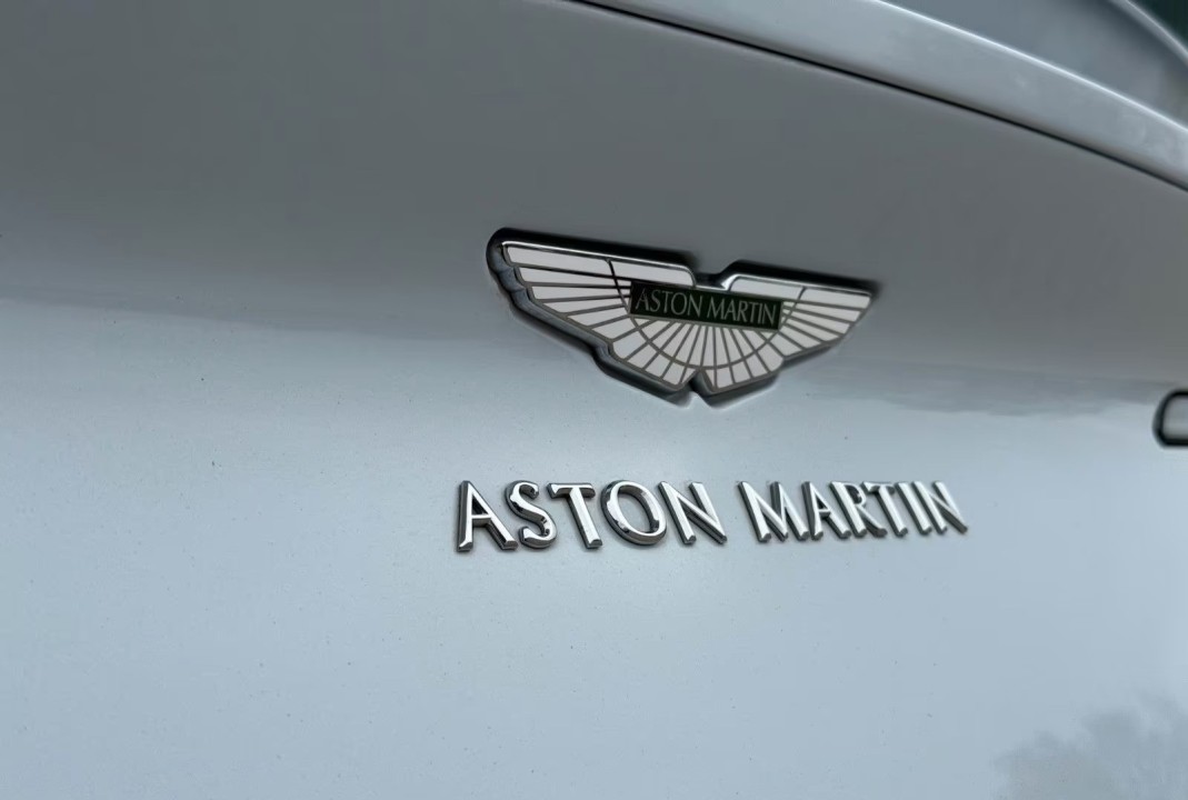 Aston Martin DB11 Volante - foto 16