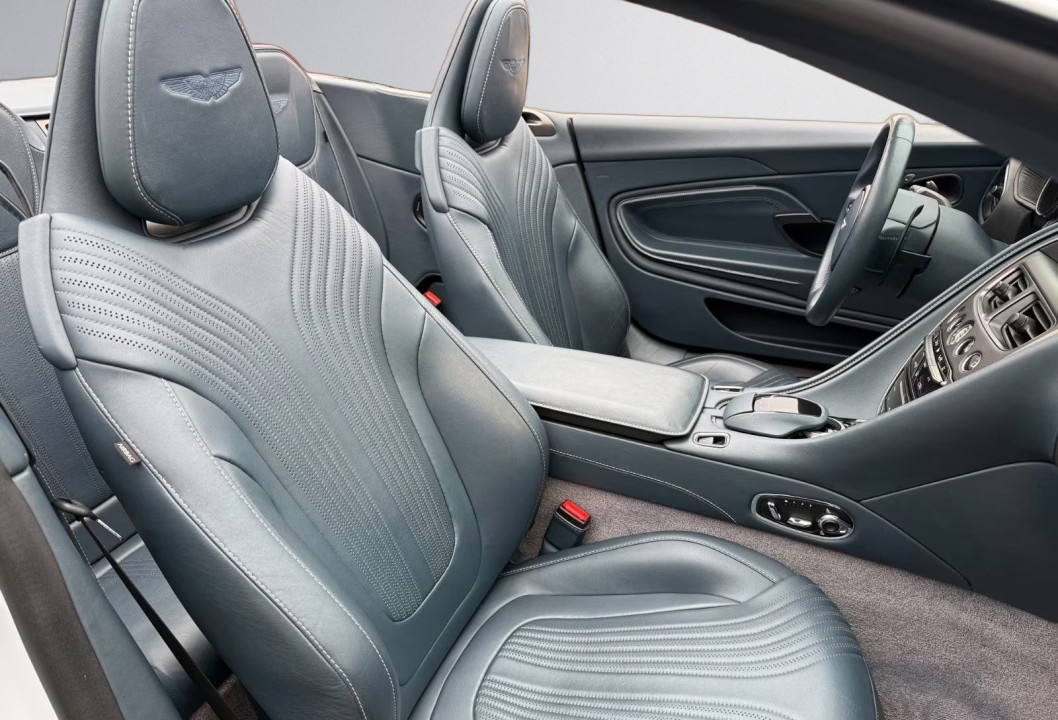Aston Martin DB11 Volante - foto 9