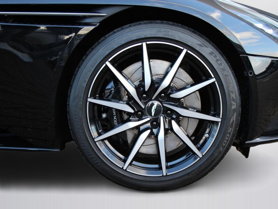 Aston Martin DB11 - foto 20