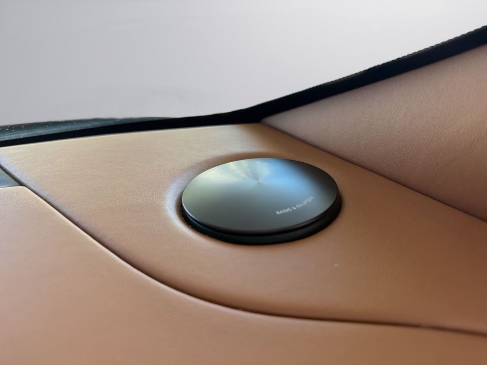 Aston Martin DB11 Volante - foto 23
