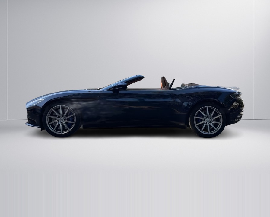 Aston Martin DB11 Volante (3)