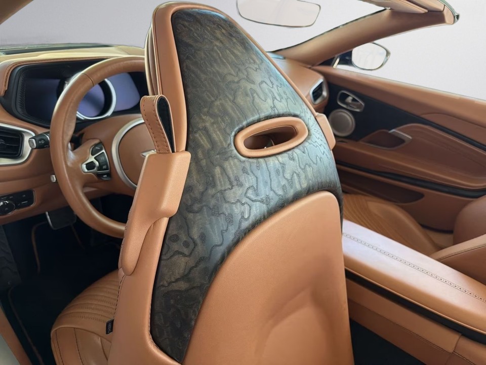 Aston Martin DB11 Volante - foto 14