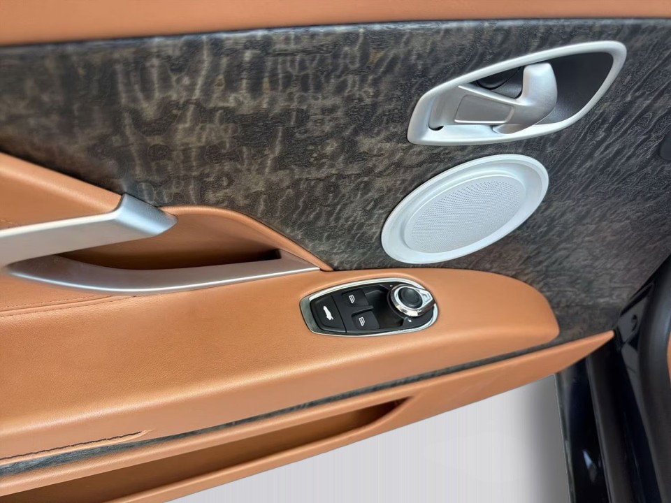 Aston Martin DB11 Volante - foto 20