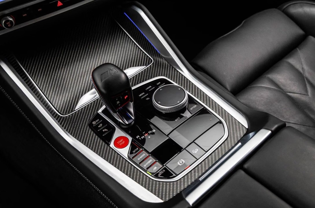 BMW XM 50e - foto 18