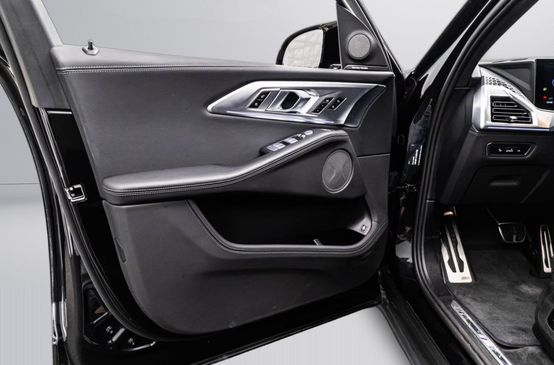 BMW XM 50e - foto 25