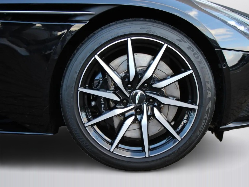 Aston Martin DB11 - foto 20