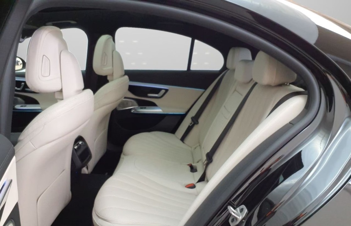 Mercedes-Benz E 300de - foto 14