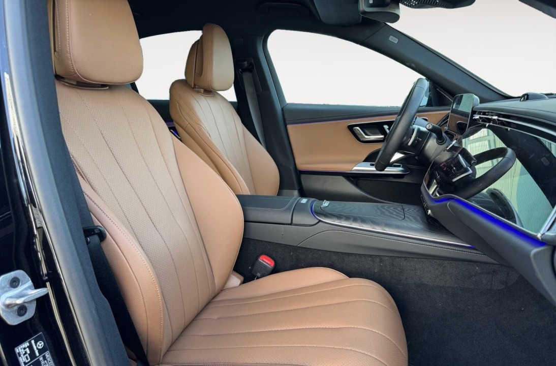 Mercedes-Benz E 300e AMG - foto 11