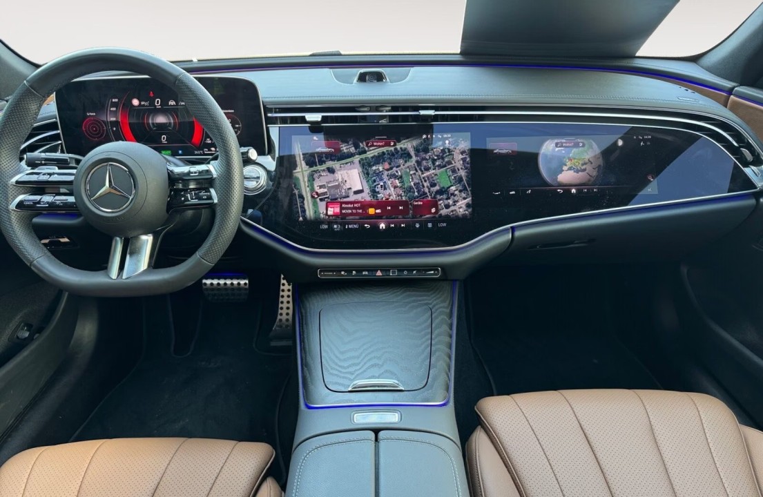 Mercedes-Benz E 300e AMG - foto 13