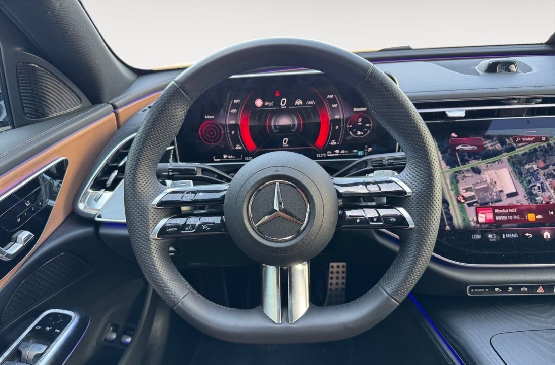 Mercedes-Benz E 300e AMG - foto 14