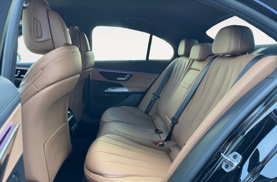 Mercedes-Benz E 300e AMG - foto 10