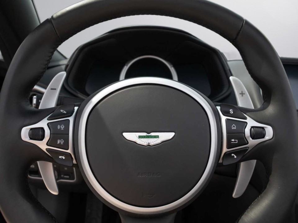 Aston Martin DB11 Volante - foto 21