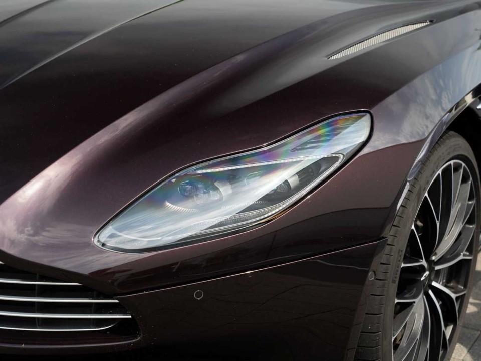 Aston Martin DB11 Volante - foto 33