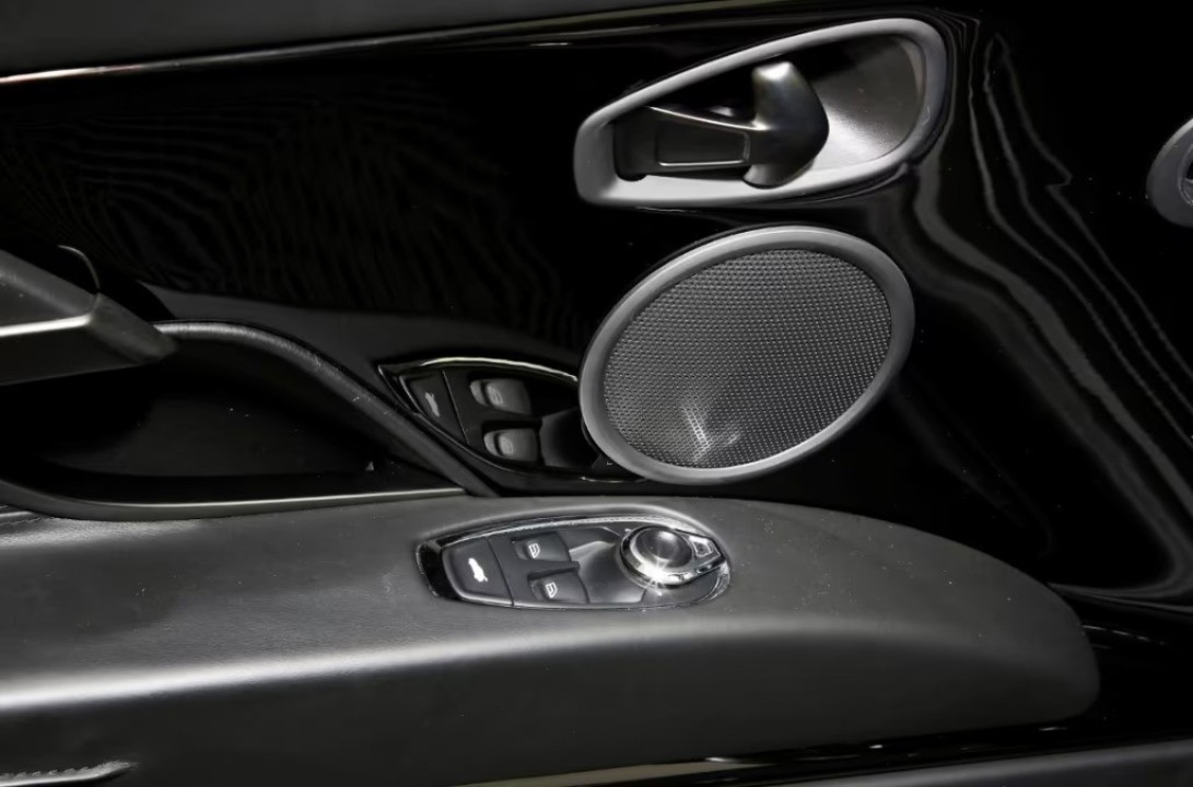 Aston Martin DB11 Volante - foto 13