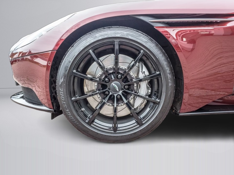 Aston Martin DB11 V12 - foto 18