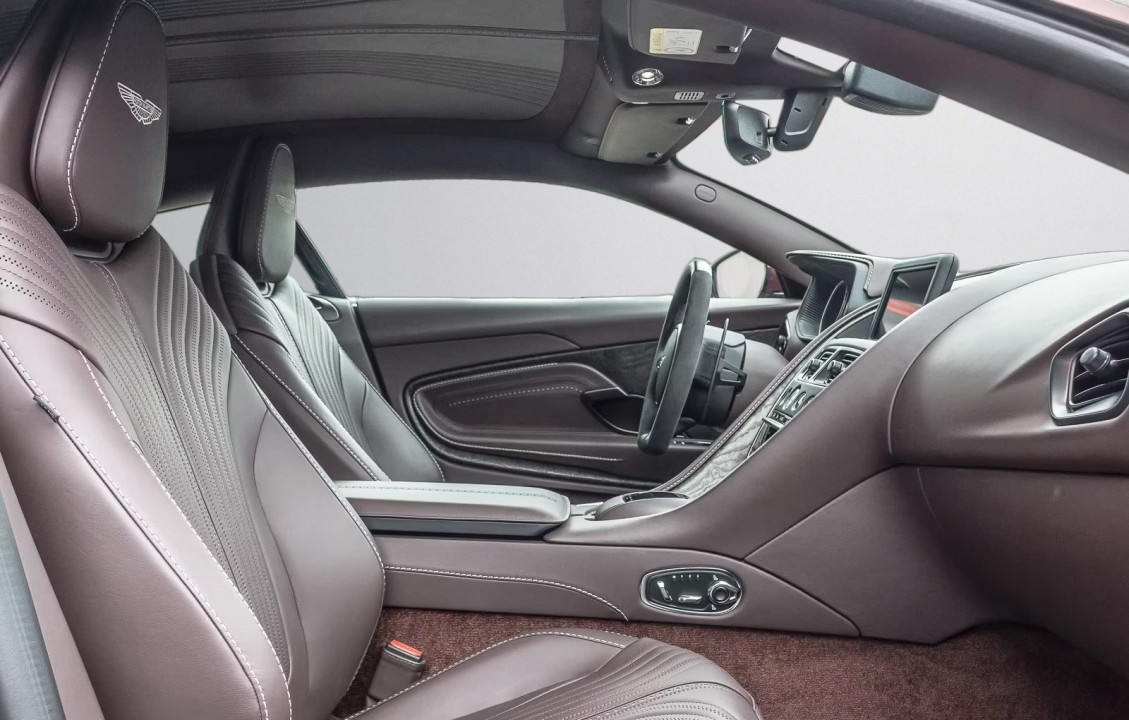 Aston Martin DB11 V12 - foto 13