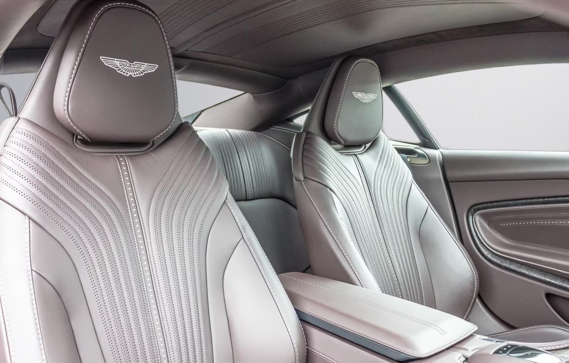 Aston Martin DB11 V12 - foto 12