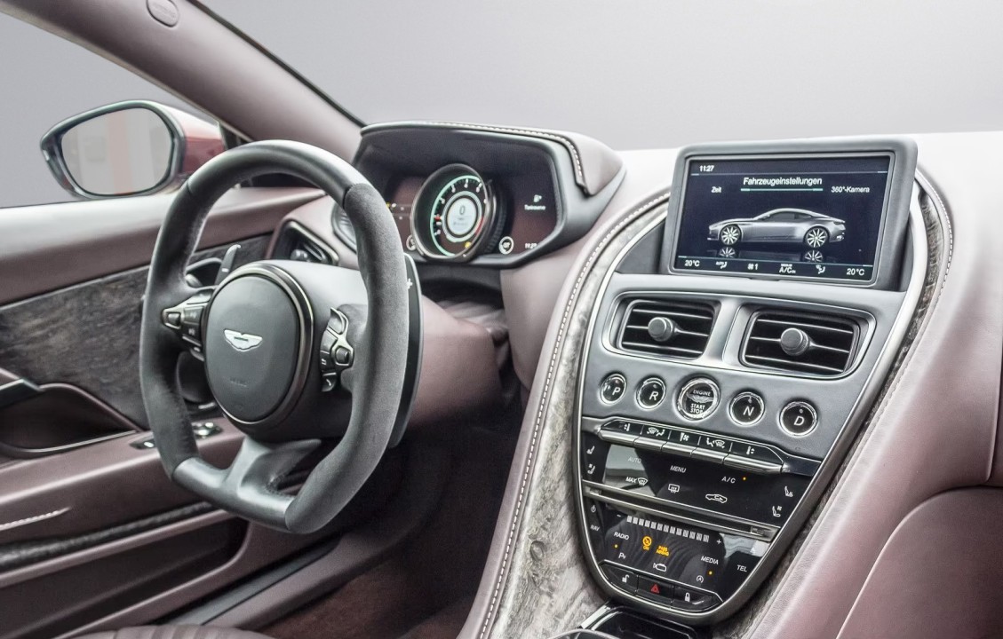 Aston Martin DB11 V12 - foto 14